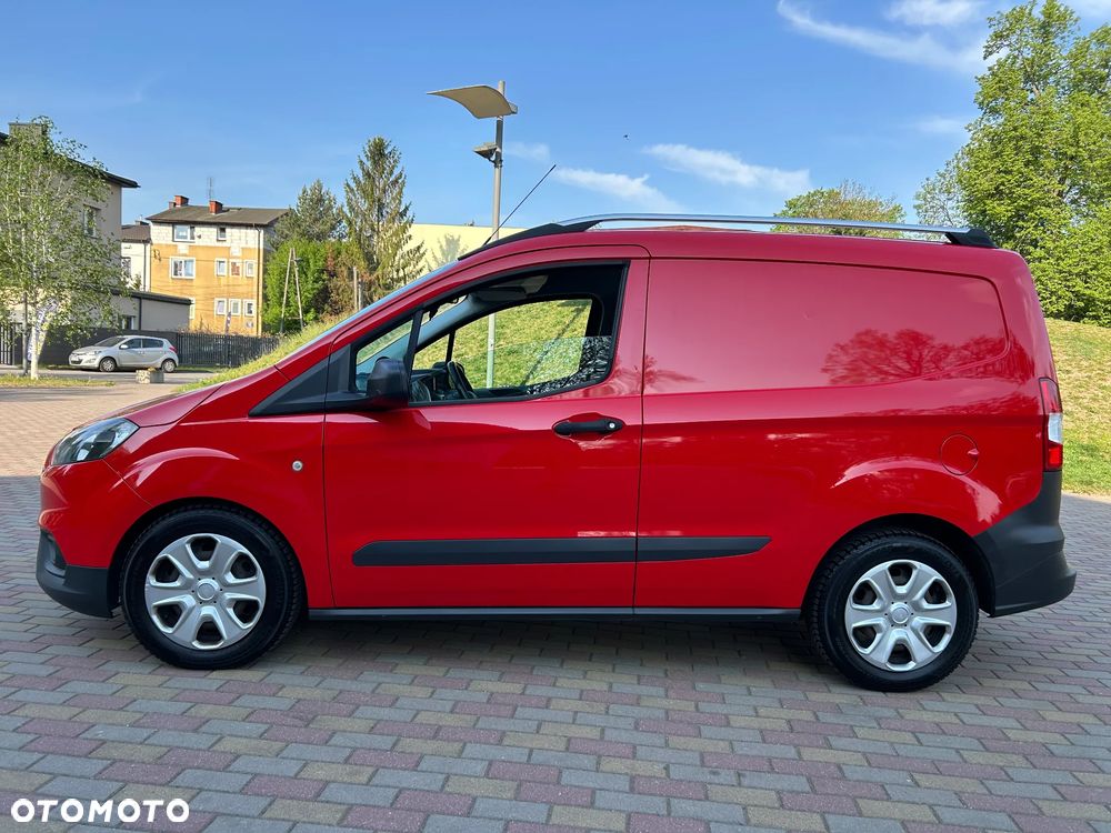 Ford Transit Courier - 40