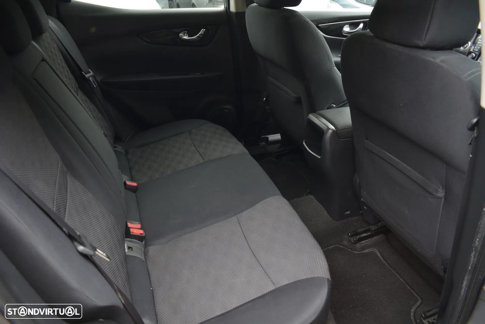Nissan Qashqai 1.5 dCi DPF 360 - 17