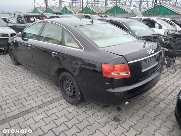 Audi A4 C6 Sedan klapa tylna LY9B ładna oryg lakier