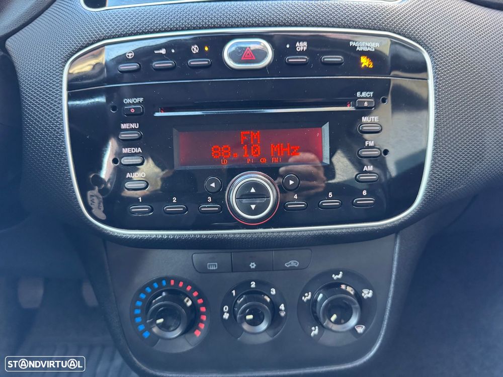 Fiat Punto 1.2 Lounge S&S - 25