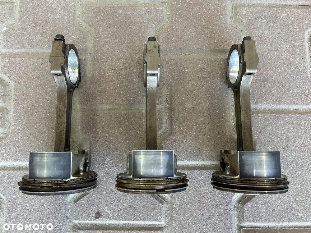 CADILLAC ESCALADE III 6,2 V8 2006-2014 CHEVROLET CAMARO SS 6,2 V8 2009-2015 LS3 TŁOK KORBOWÓD TŁOKI KORBOWODY - 1