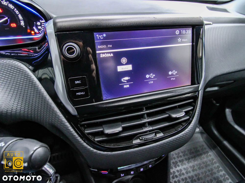 Peugeot 2008 1.2 Pure Tech Allure S&S - 20