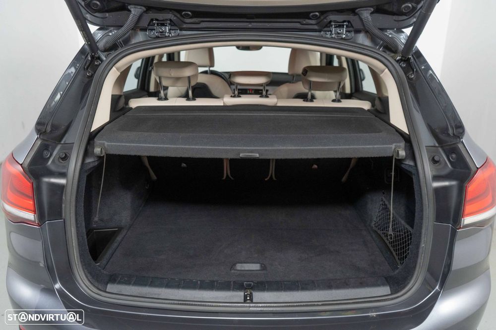 BMW X1 25 e xDrive Corporate Edition - 13