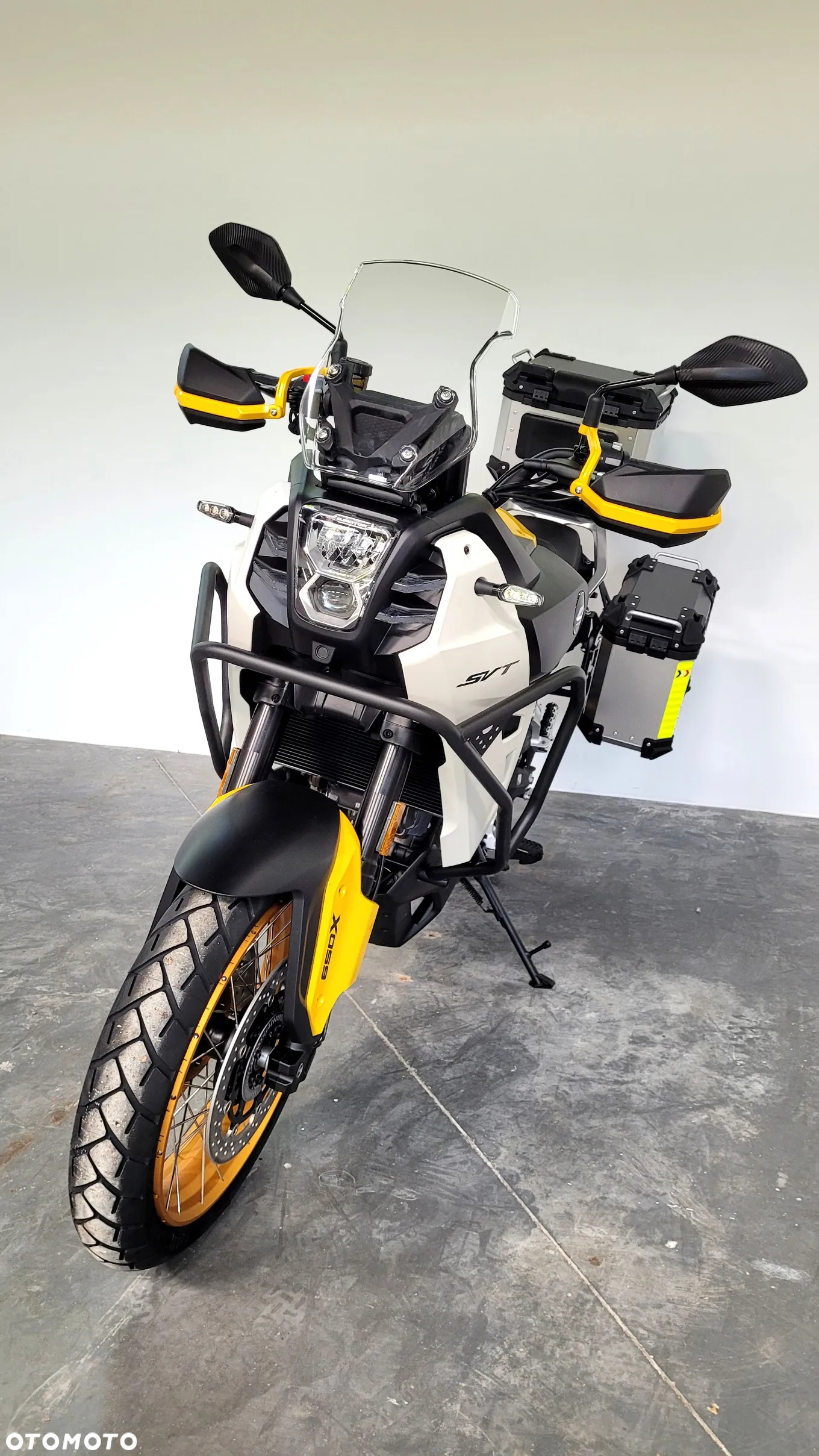 QJMOTOR SVT 650X - 18