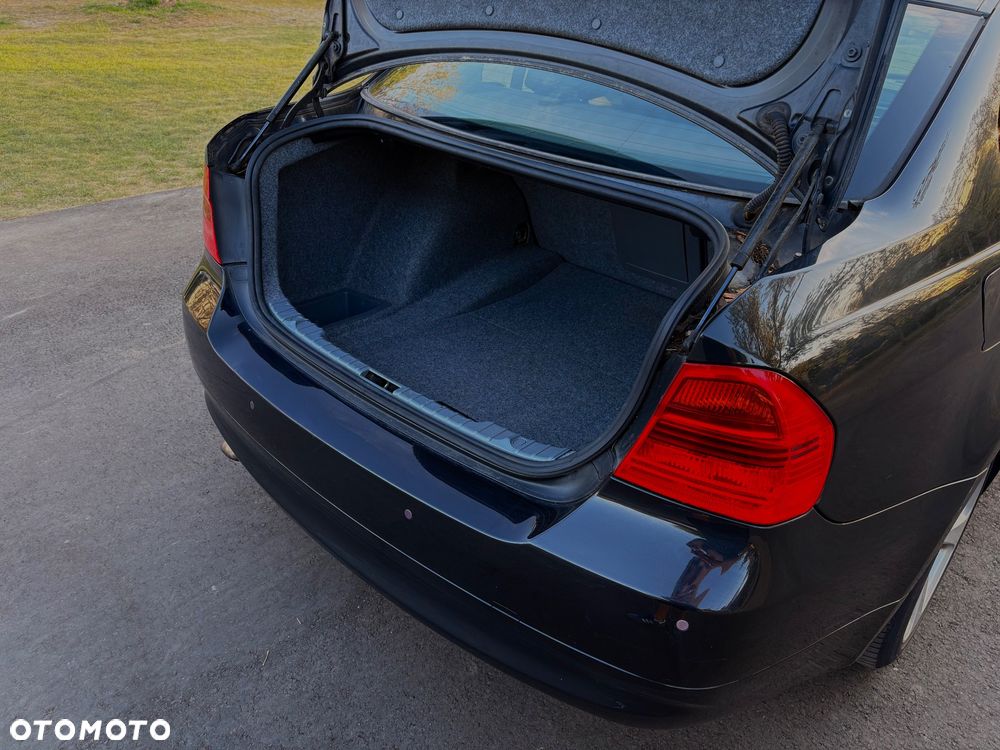 BMW Seria 3 318d - 30