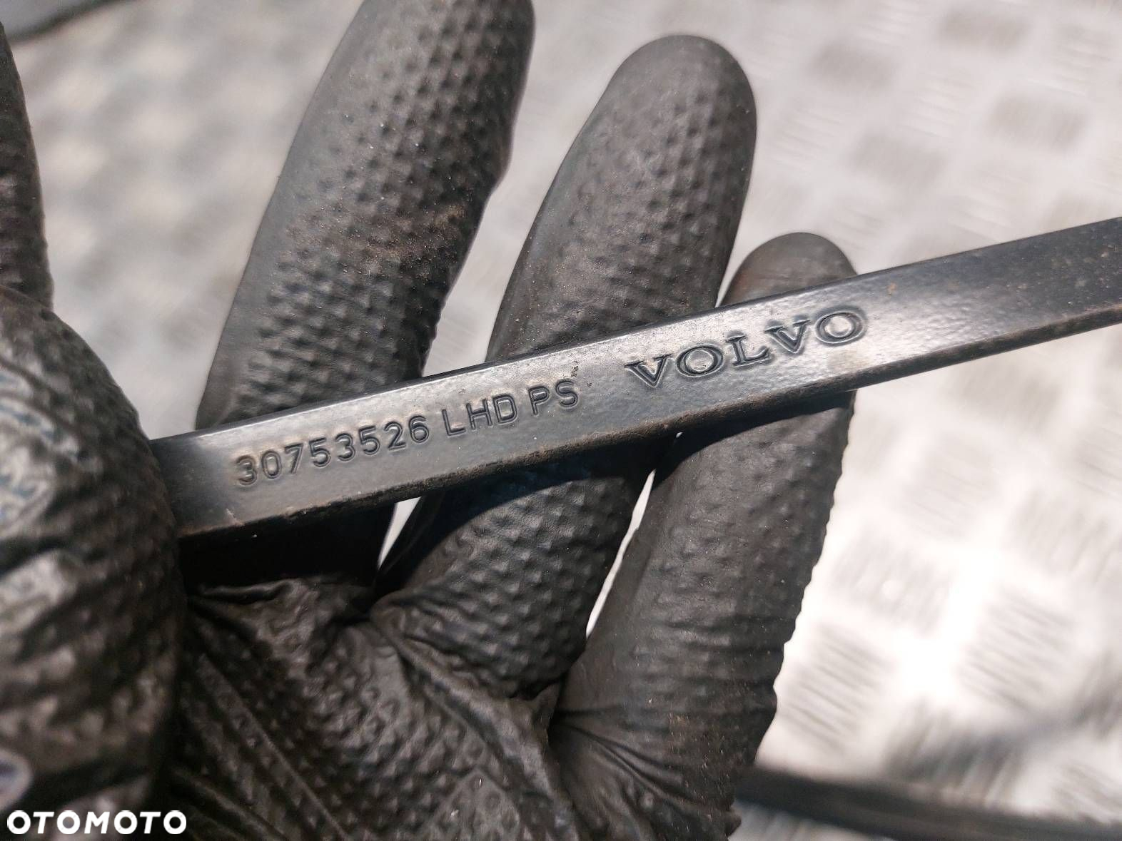 RAMIĘ WYCIERACZKI LEWY + PRAWY PRZÓD VOLVO XC60 I 30753525 30753526 - 6