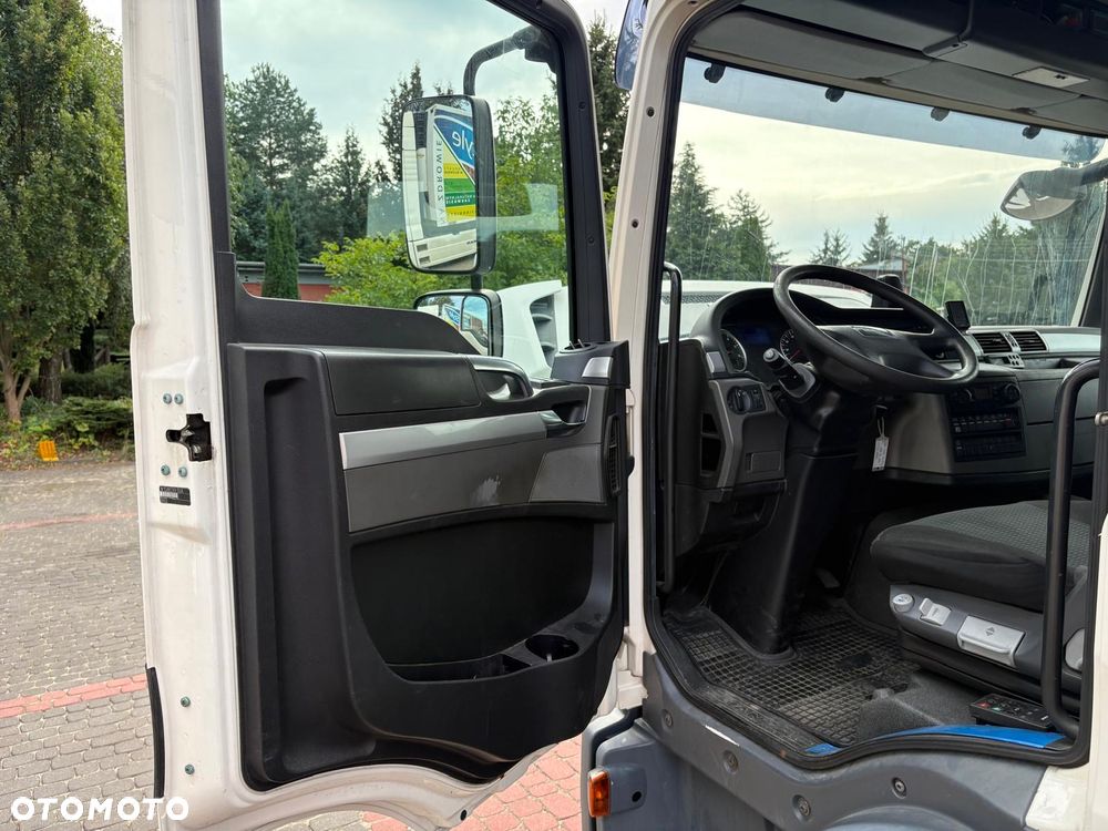 MAN TGL12.220/Euro 6/ agregat Thermo King/zabudowa Lambert z windą do załadunku - 14
