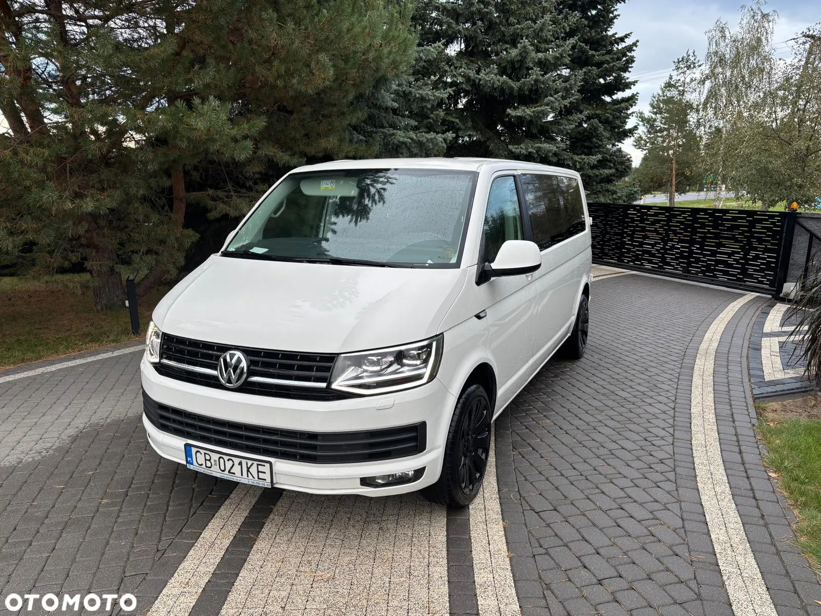 Volkswagen Caravelle - 3
