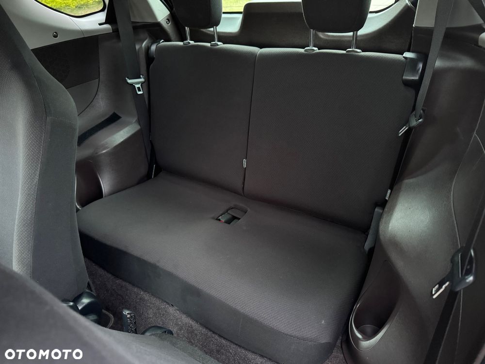 Toyota iQ 1.0 Multidrive + - 8