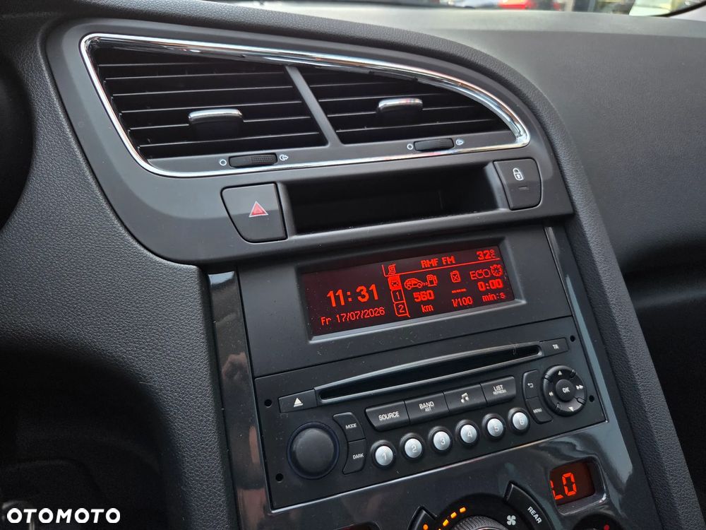 Peugeot 5008 e-HDI 115 ETG6 Stop&Start Allure - 25