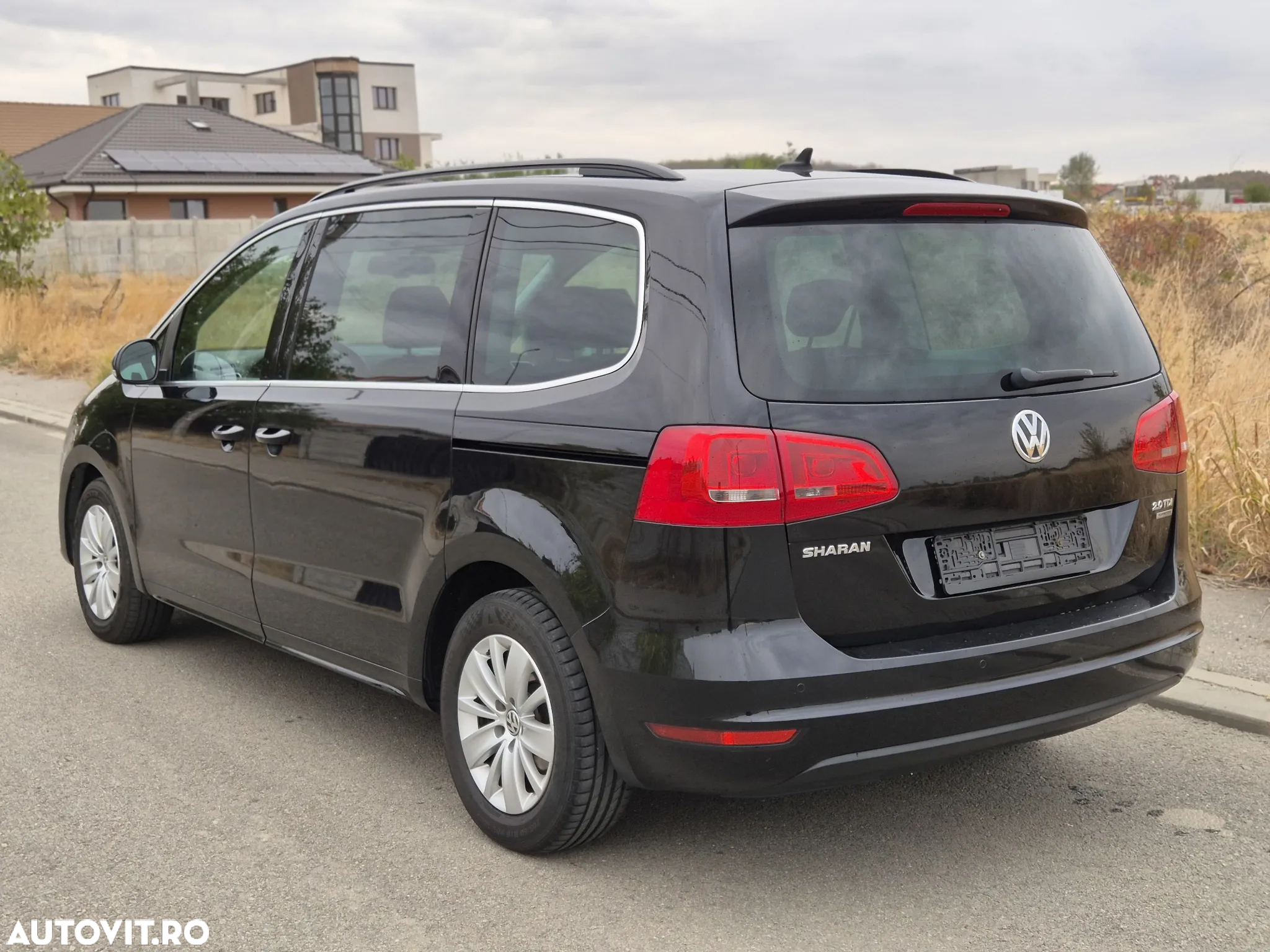 Volkswagen Sharan 2.0 TDI DSG BlueMotion Technology Highline - 4