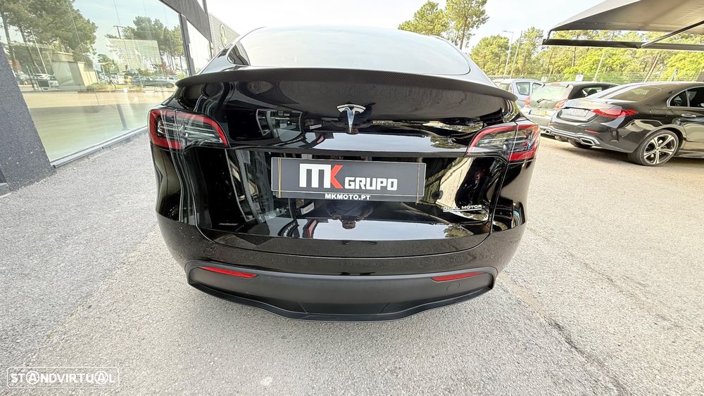 Tesla Model Y Performance Dual Motor AWD - 8
