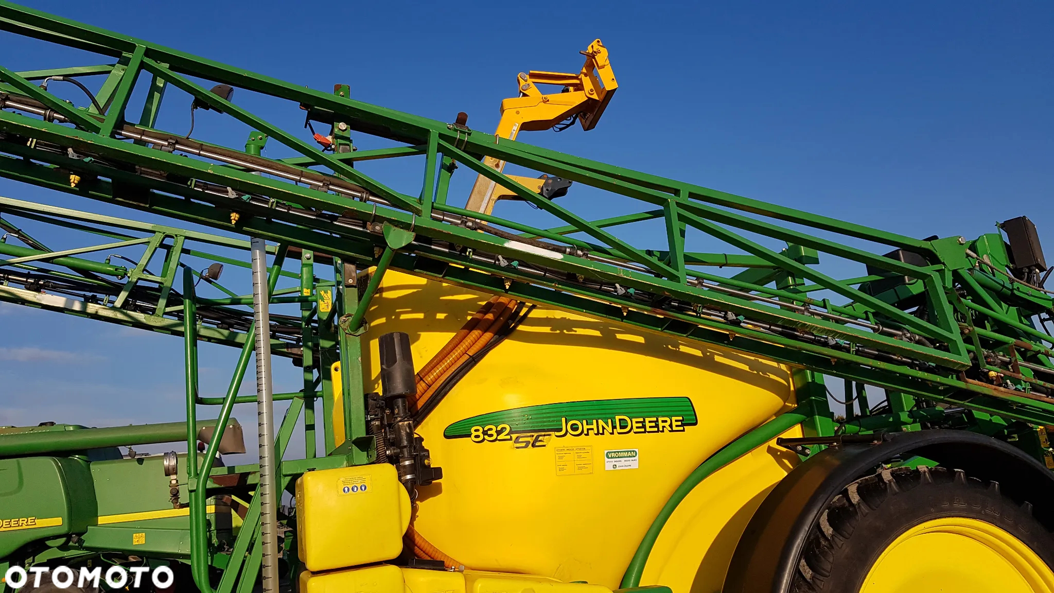 John Deere 832 - 22