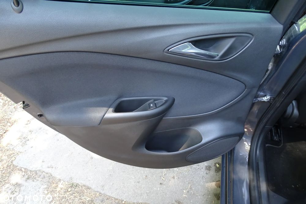 Opel Astra 1.4 Turbo Start/Stop Dynamic - 32
