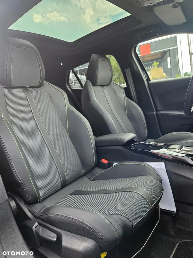 Peugeot 2008 PureTech mHEV GT e-DCS6 - 19