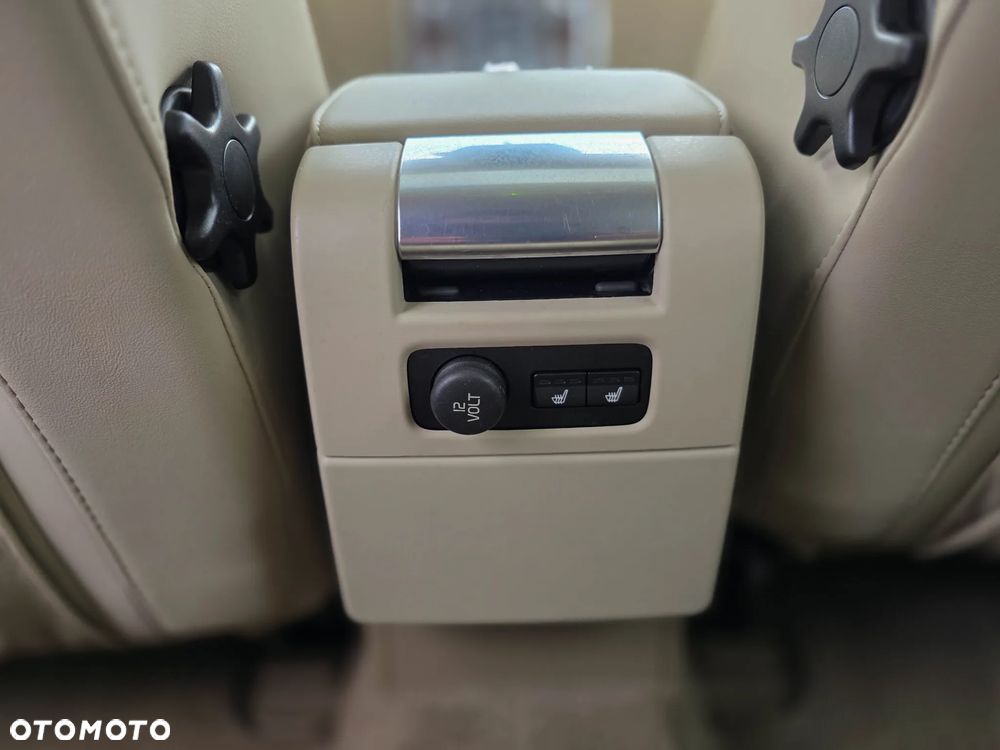 Volvo V70 2.5T Summum - 13