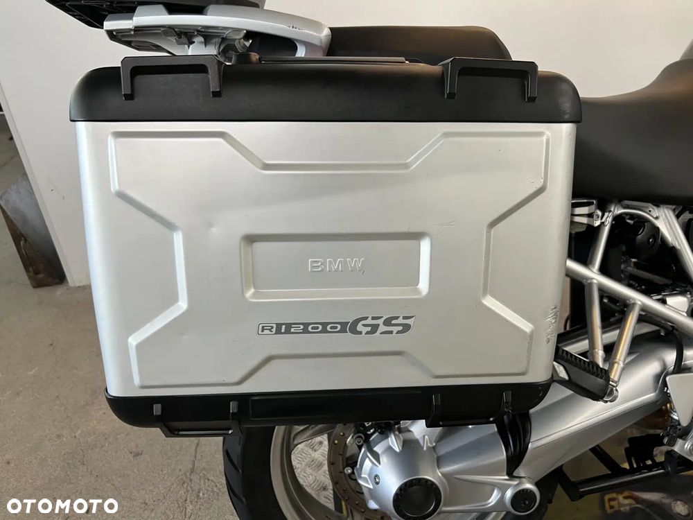 BMW R - 8