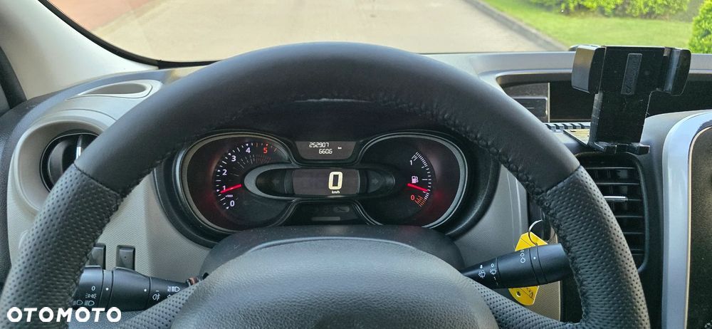Renault Trafic - 22