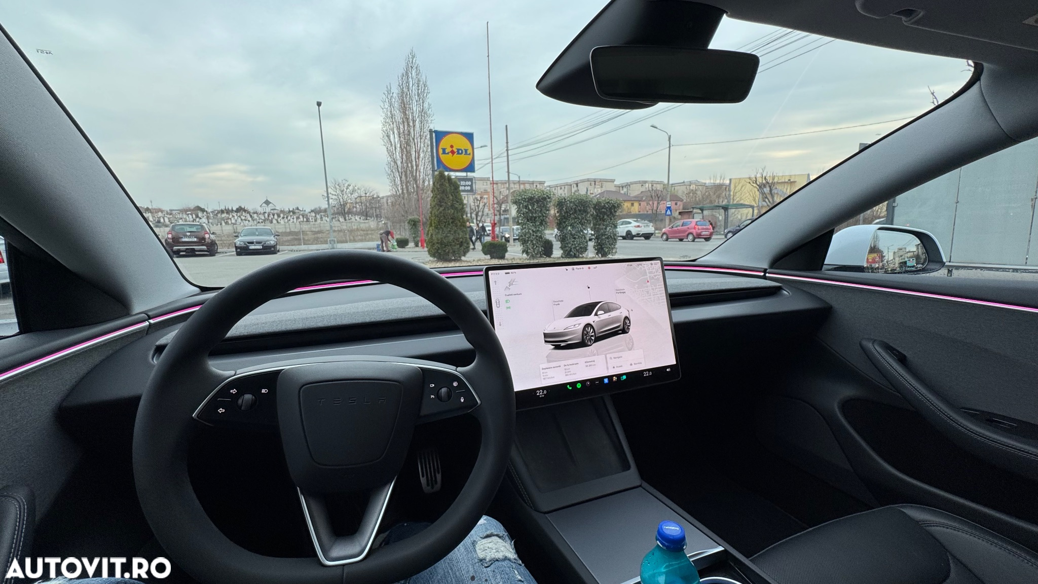 Tesla Model 3 Standard Reichweite Plus Hinterradantrieb - 12