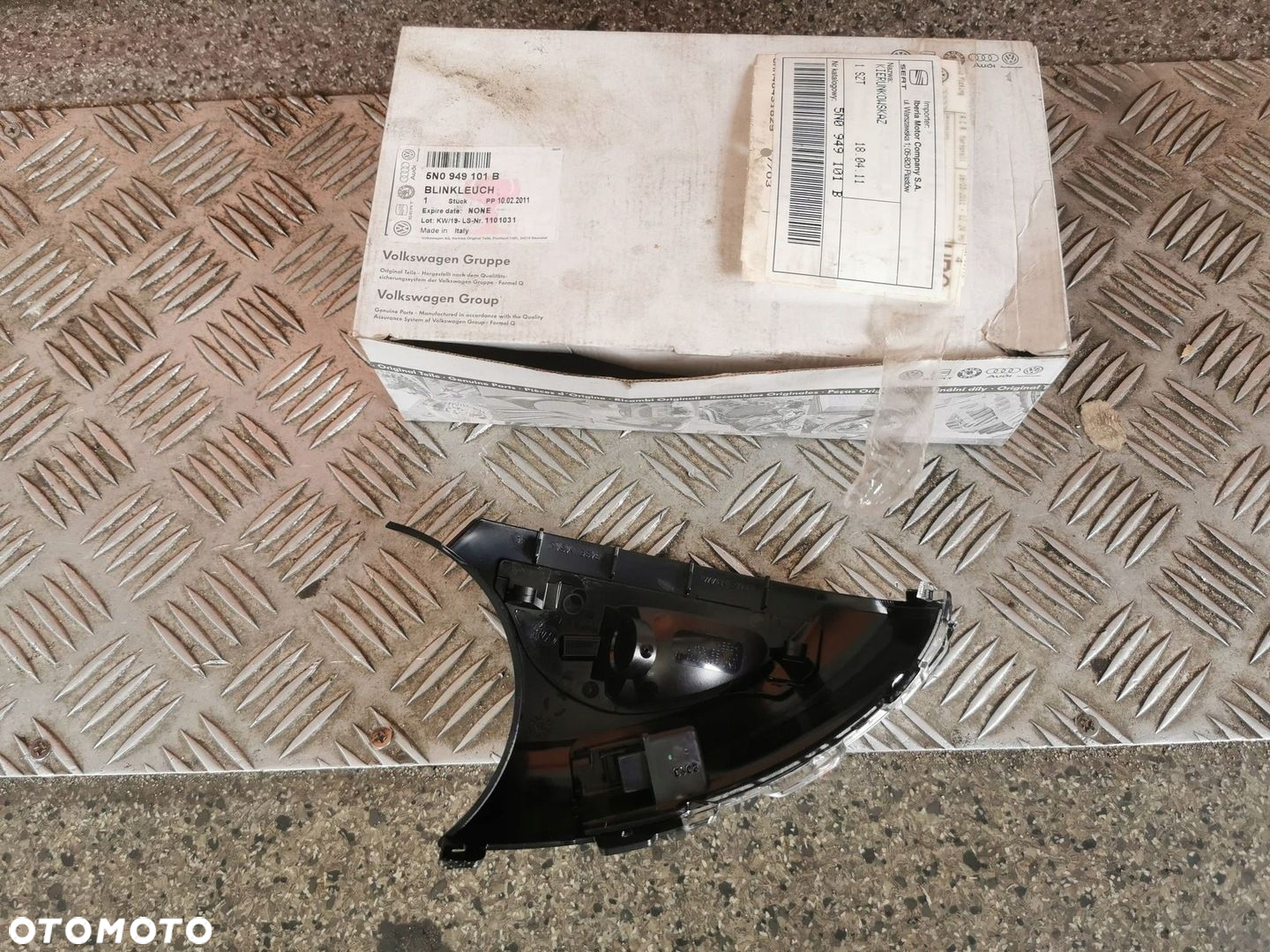 VW OE KIERUNKOWSKAZ LUSTERKO ZEWNĘTRZNE 5N0949102B - 2