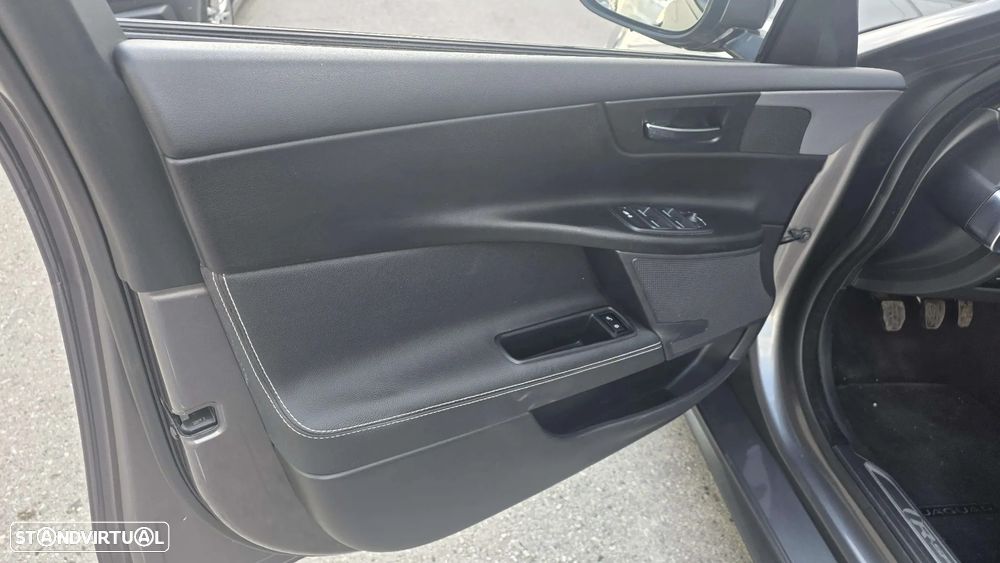 Jaguar XE 2.0 D R-Sport - 19