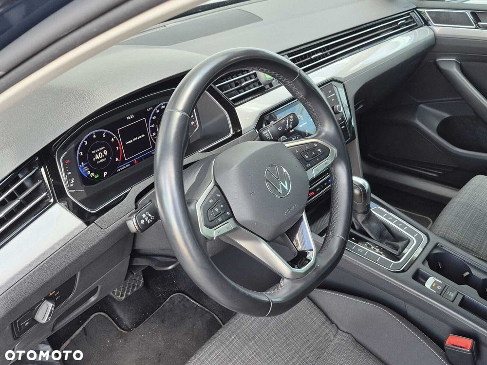 Volkswagen Passat - 6