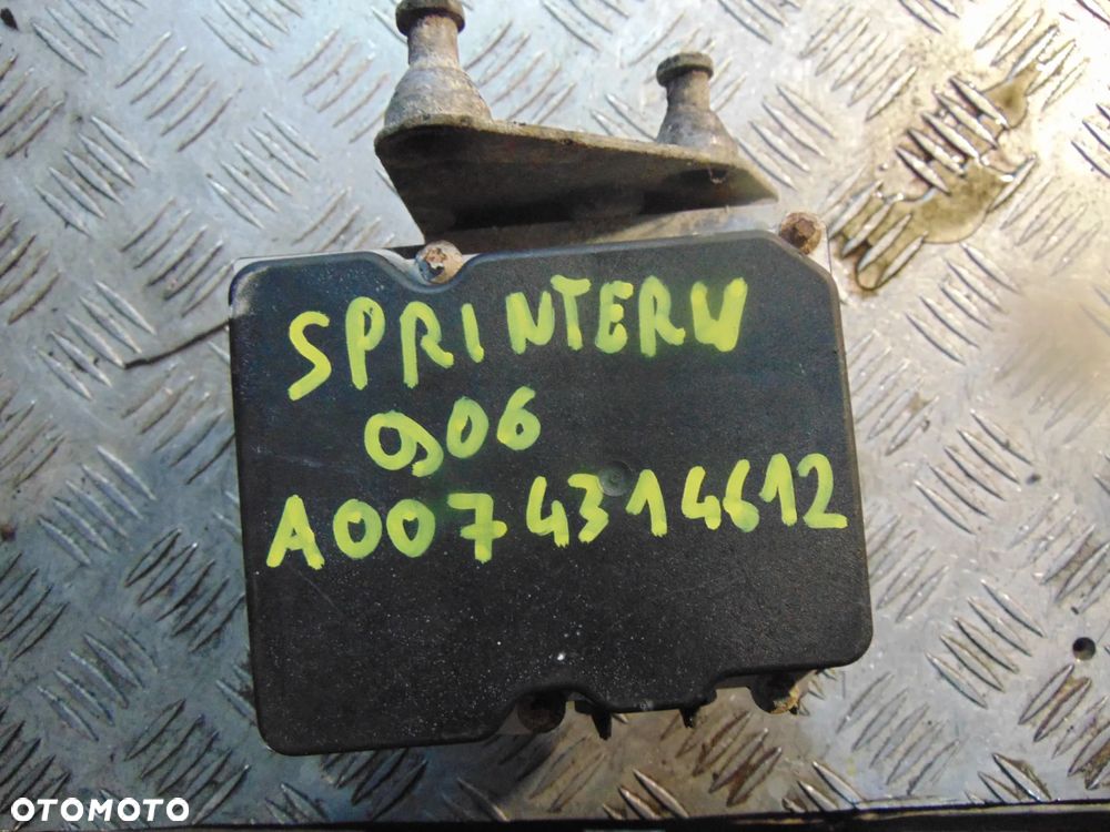 pompa ABS mercedes Sprinter 906 A0074314612 - 1