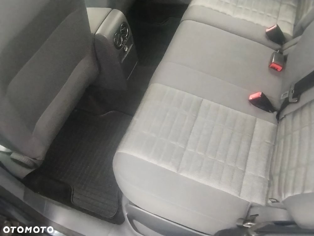 Volkswagen Golf Plus - 16