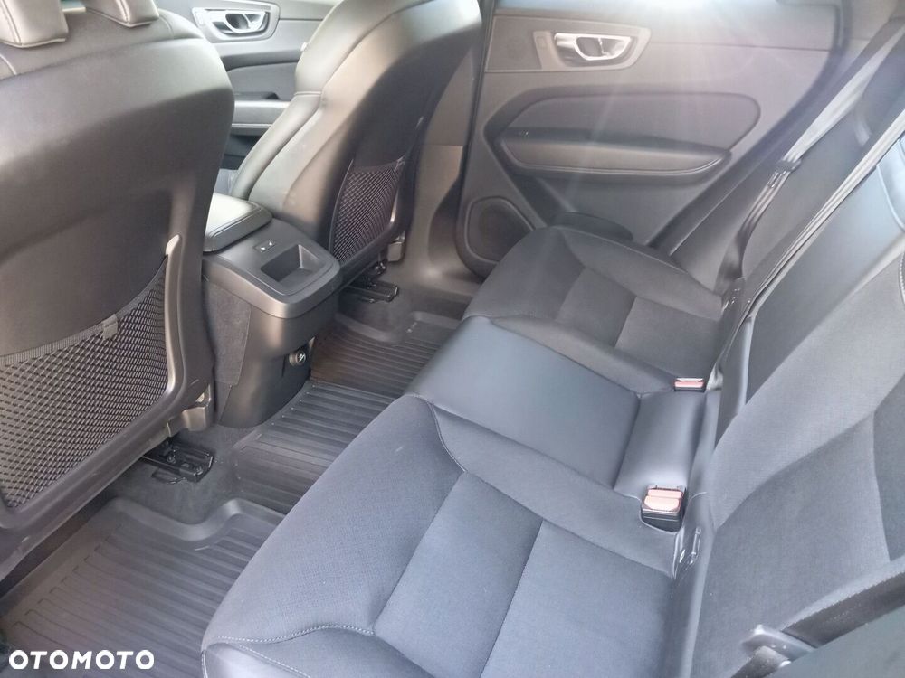 Volvo XC 60 D4 Momentum - 11