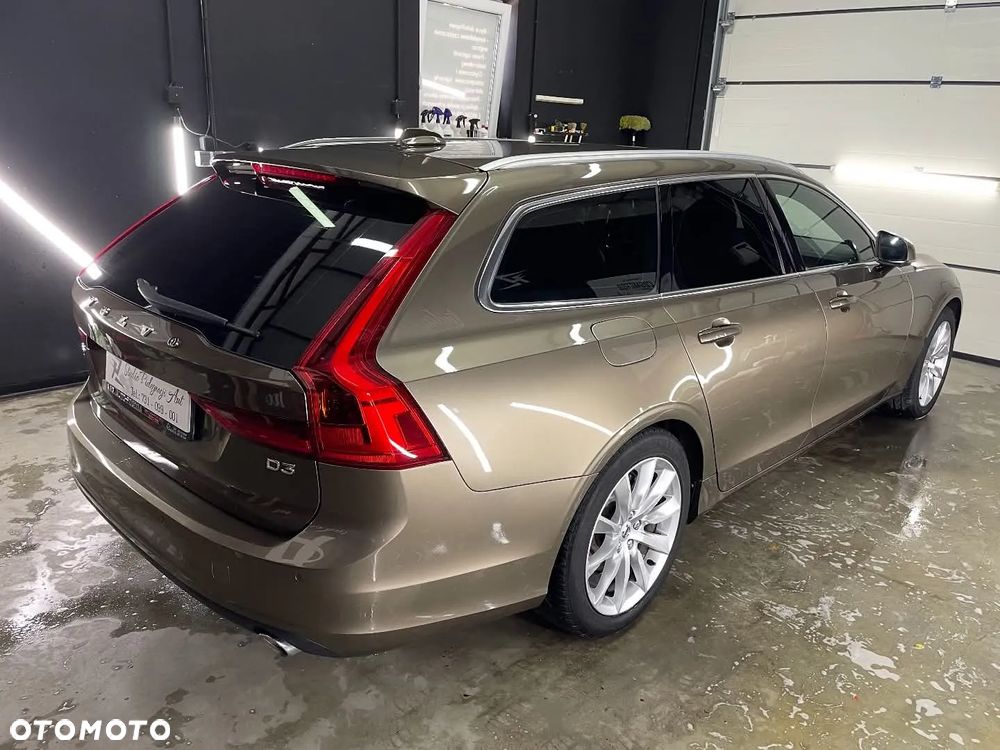 Volvo V90 D3 Momentum Pro - 3