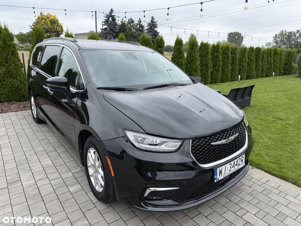 Chrysler Pacifica - 1