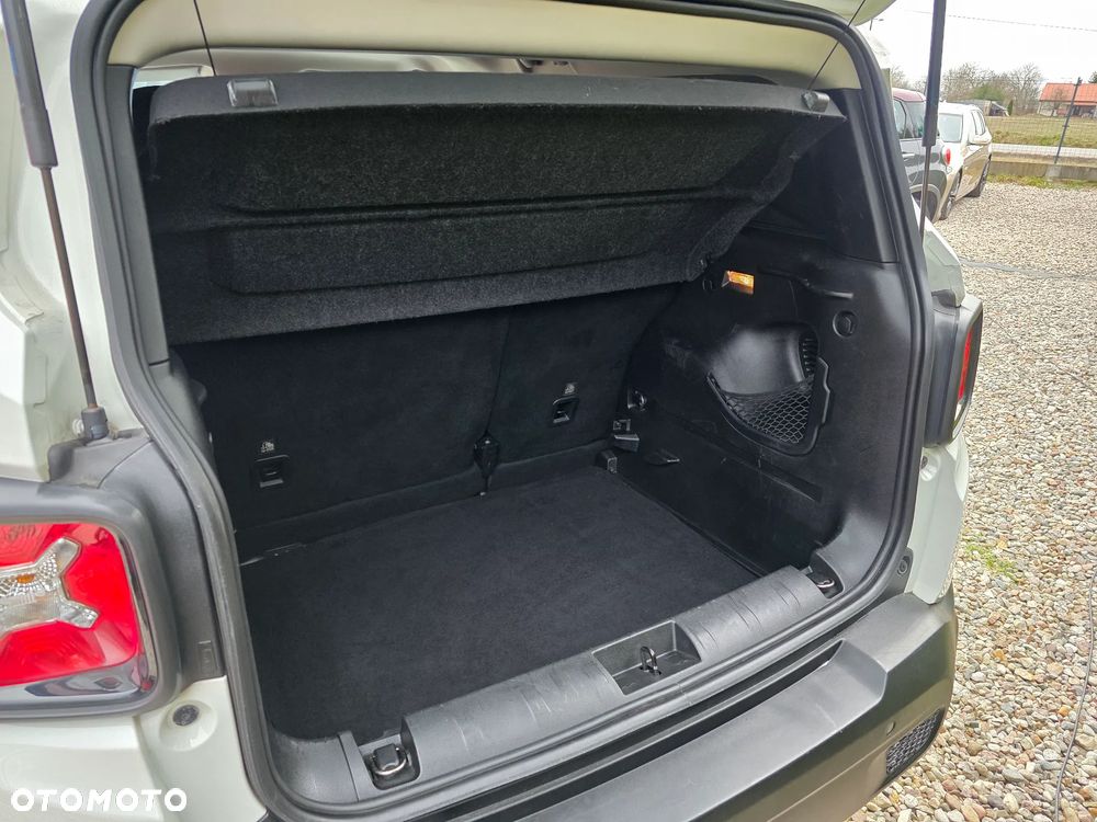 Jeep Renegade - 32