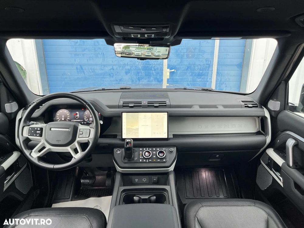 Land Rover Defender - 11
