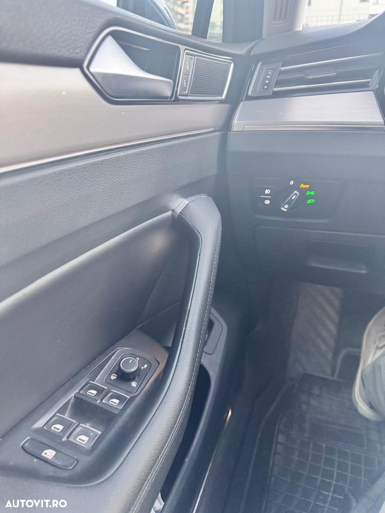 Volkswagen Passat - 16
