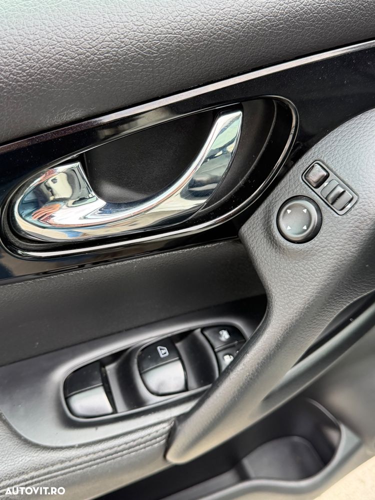 Nissan Qashqai 1.6 DCI 4 x 4 DPF Start/Stop tekna - 14