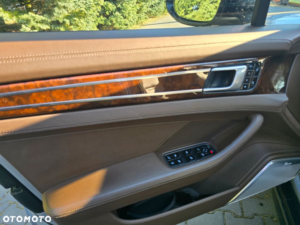 Porsche Panamera 4 - 18