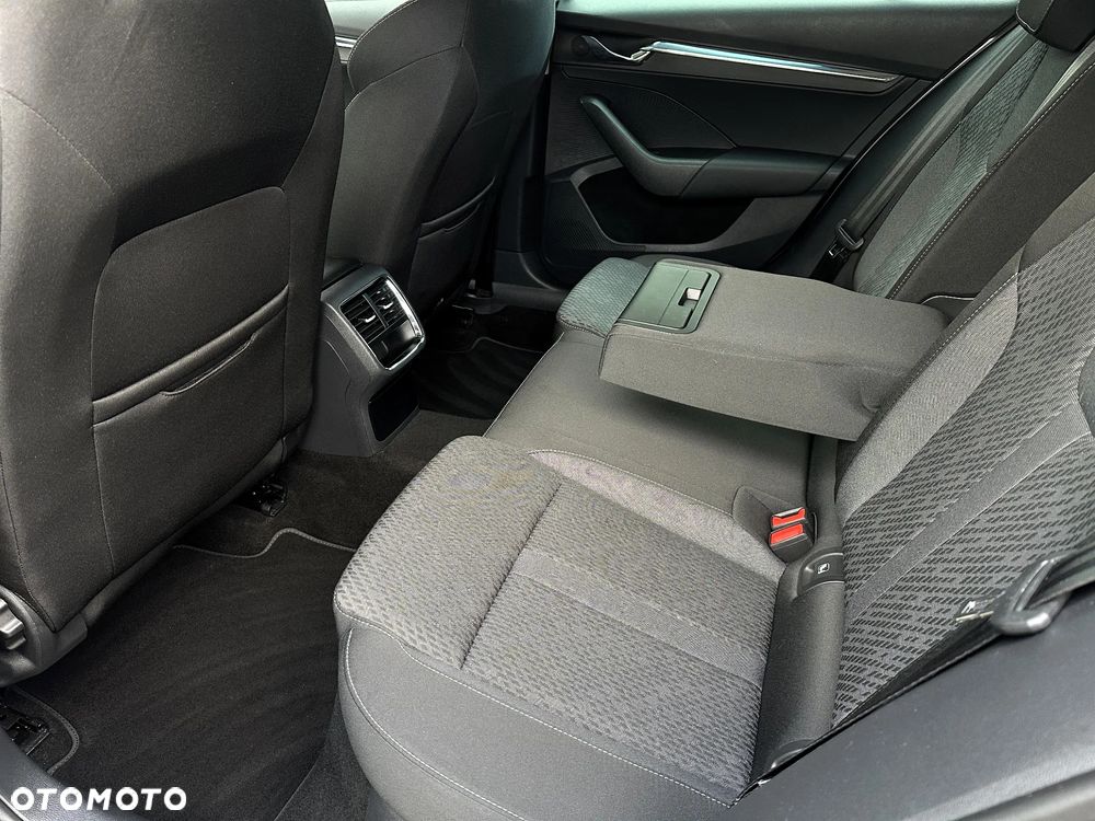 Skoda Octavia 2.0 TDI SCR Style DSG - 9