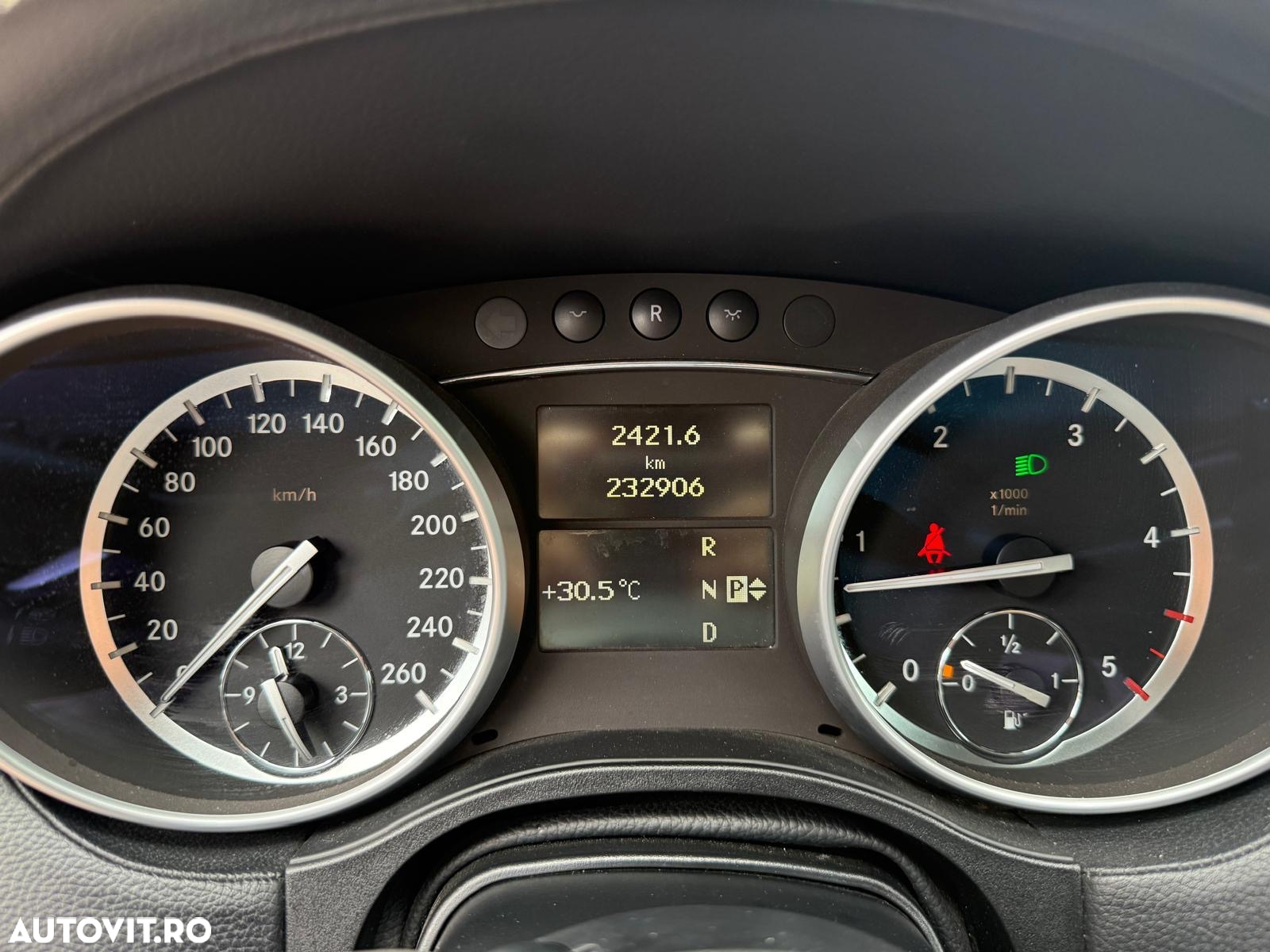 Mercedes-Benz ML 300 CDI 4Matic 7G-TRONIC DPF BlueEFFICIENCY Grand Edition - 13