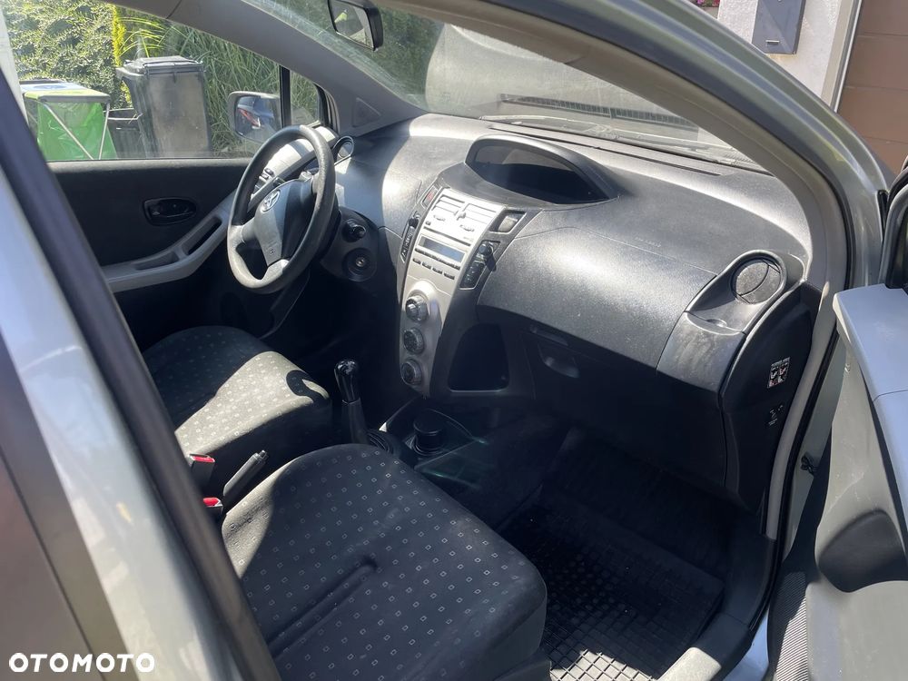 Toyota Yaris 1.0 Terra - 3