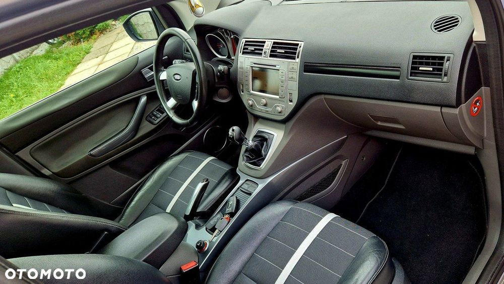 Ford Kuga 2.0 TDCi 4x4 Titanium - 13