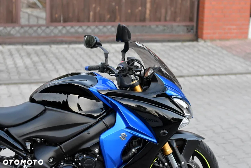 Suzuki GSX 1000 - 11