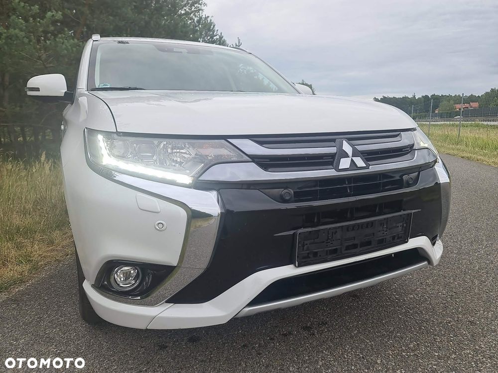 Mitsubishi Outlander 2.0 4WD Plus - 2