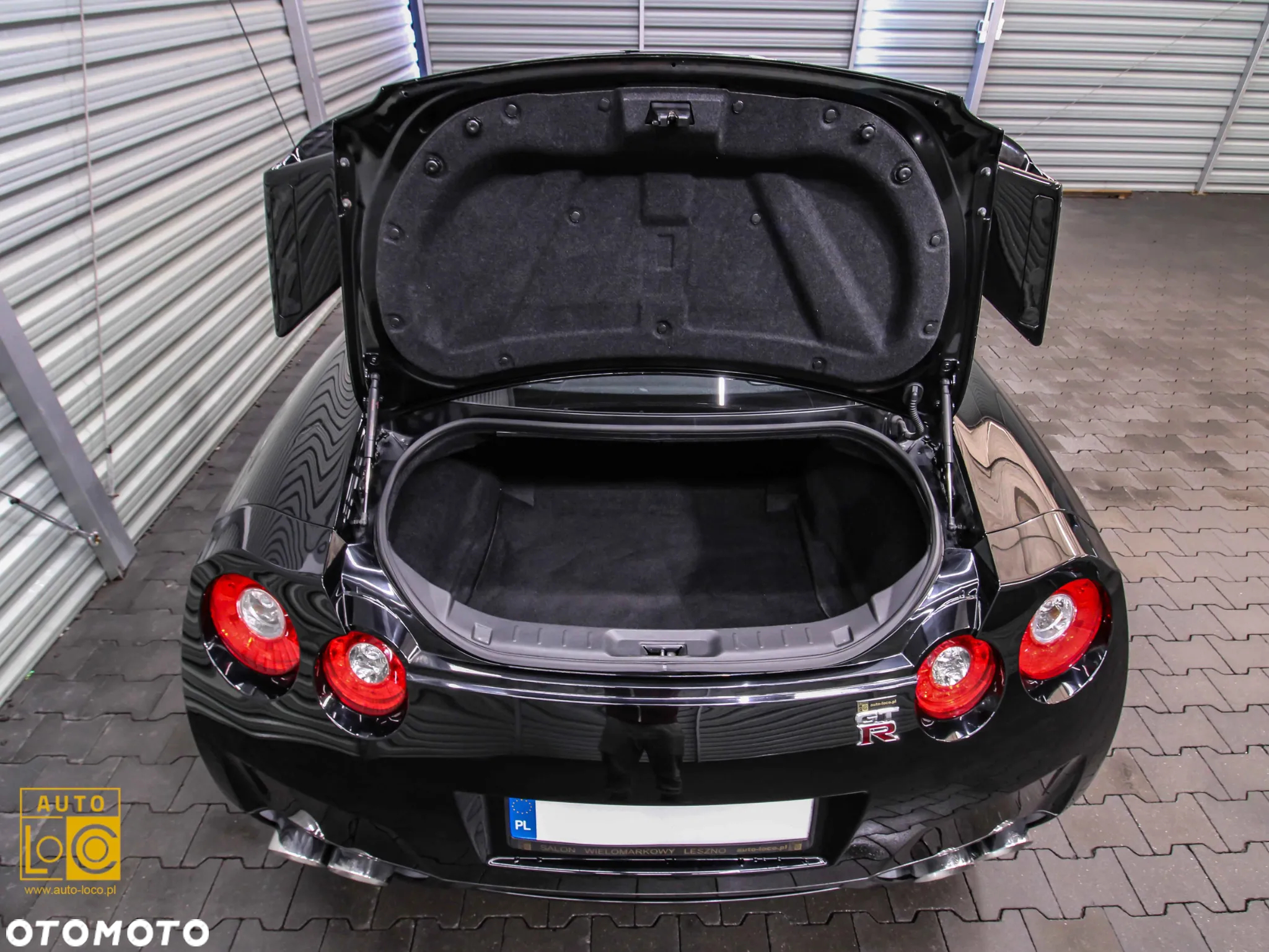 Nissan GT-R Premium Edition - 14