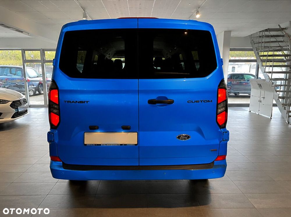 Ford Tourneo Custom - 5