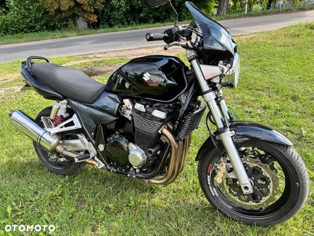 Suzuki GSX - 2