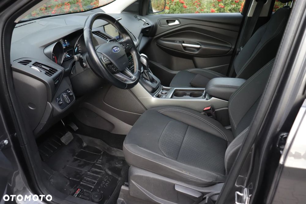 Ford Kuga - 17