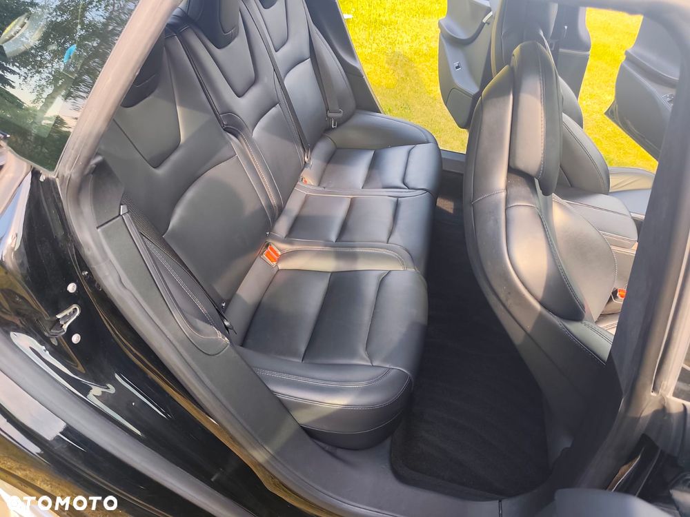 Tesla Model S - 18