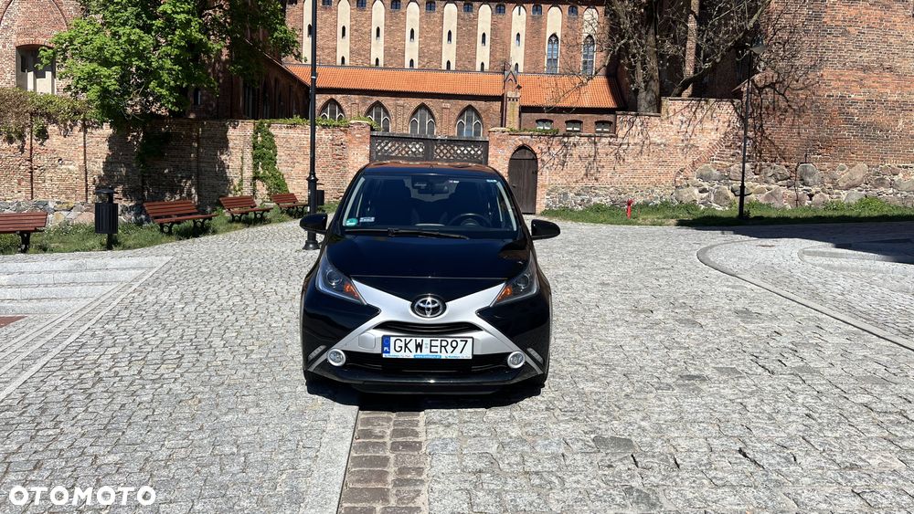 Toyota Aygo x-play Edition-S - 2