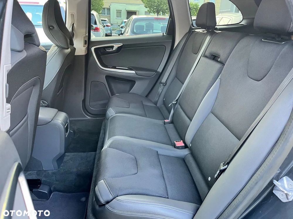 Volvo XC 60 D4 Momentum - 19