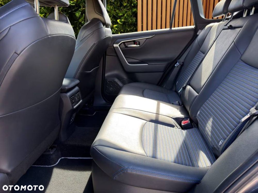 Toyota RAV4 - 12